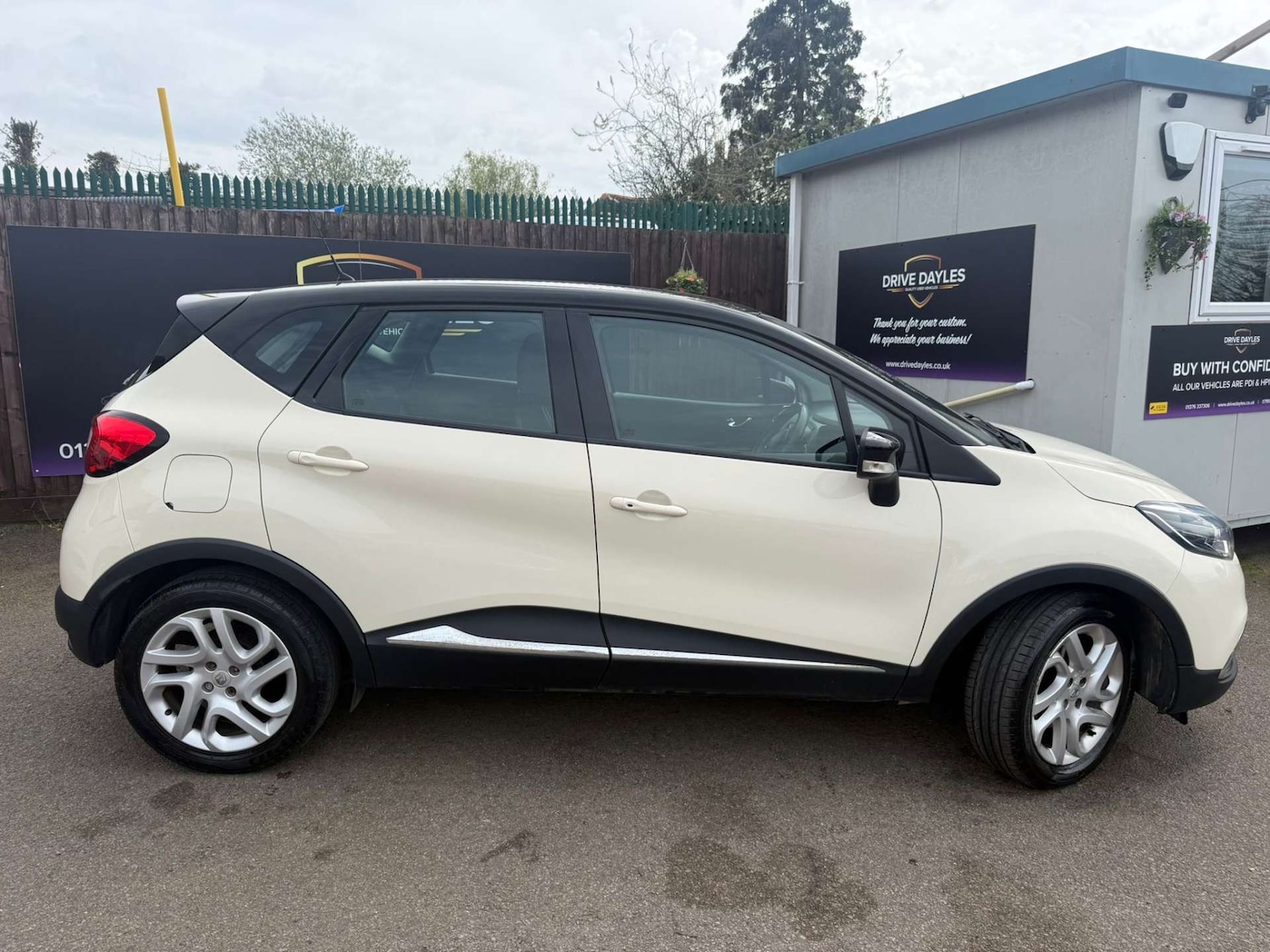 Used Renault Captur 2014 for sale - 78179656: Photo 24