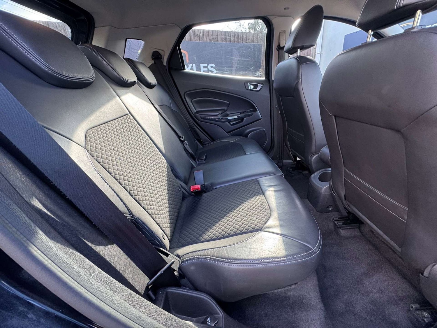 Used Ford Ecosport 2015 for sale - 77564042: Photo 9