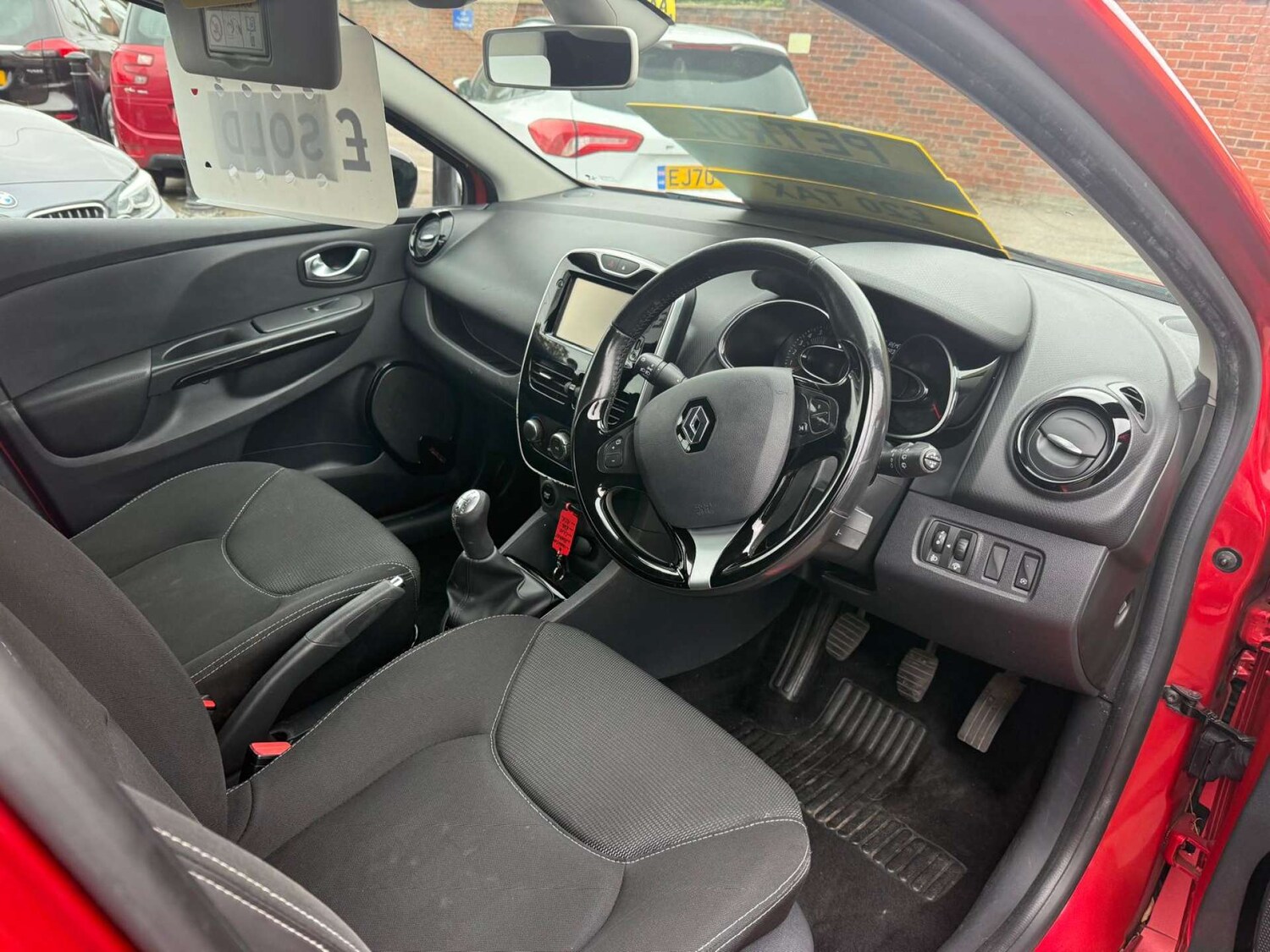 Used Renault Clio 2016 for sale - 76263497: Photo 14