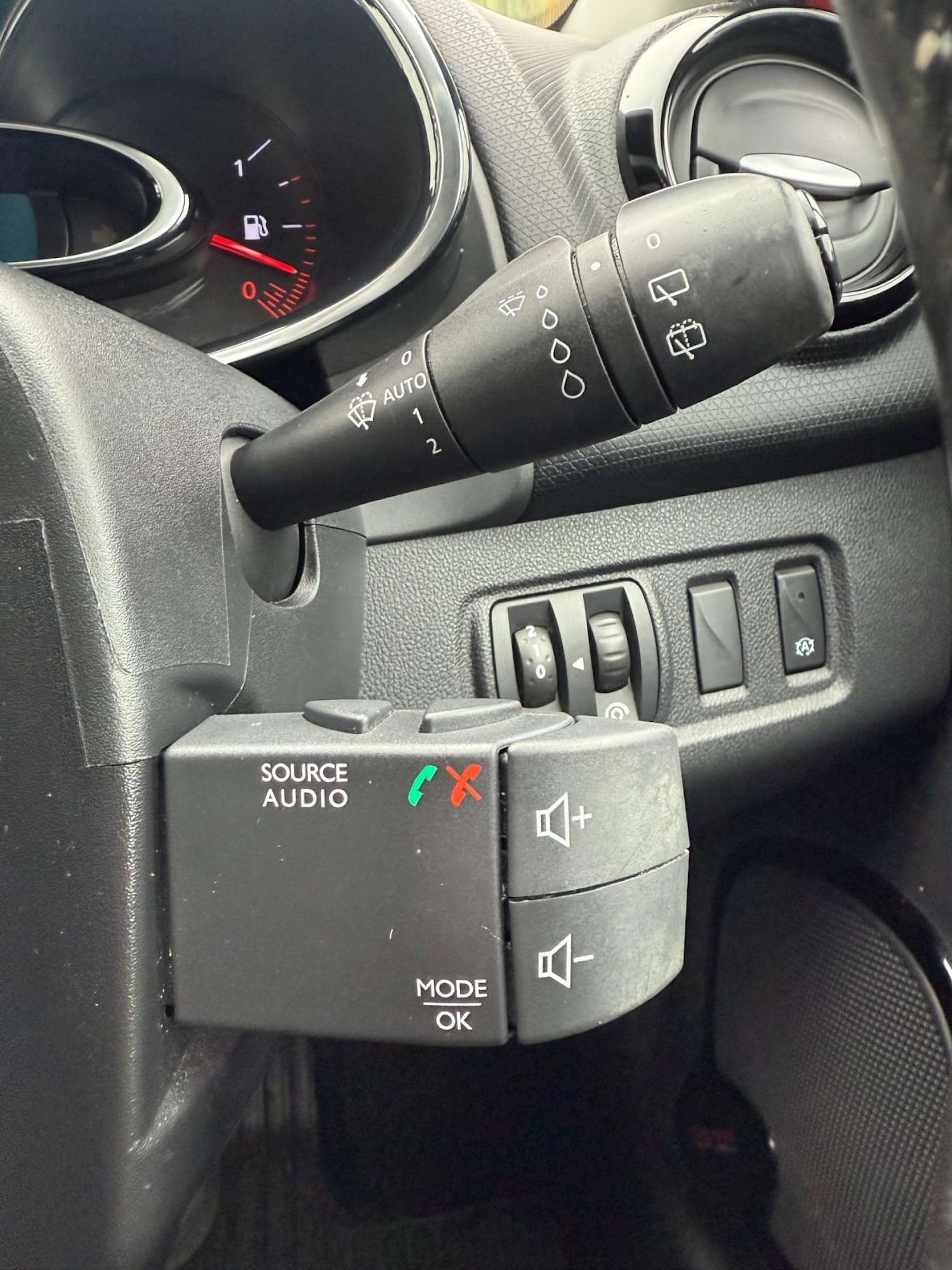 Used Renault Clio 2016 for sale - 76263497: Photo 15