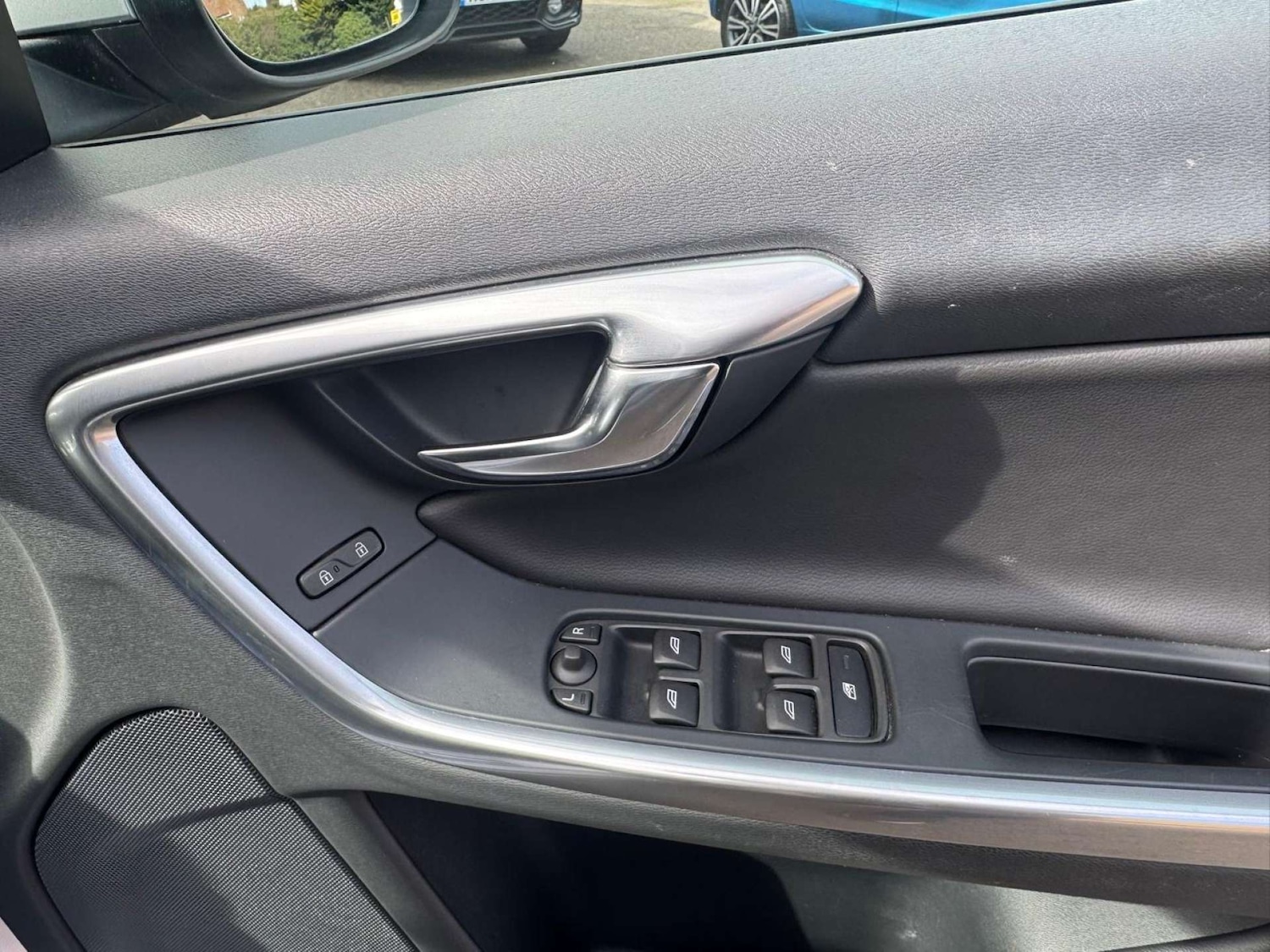 Used Volvo S60 2017 for sale - 77975413: Photo 15