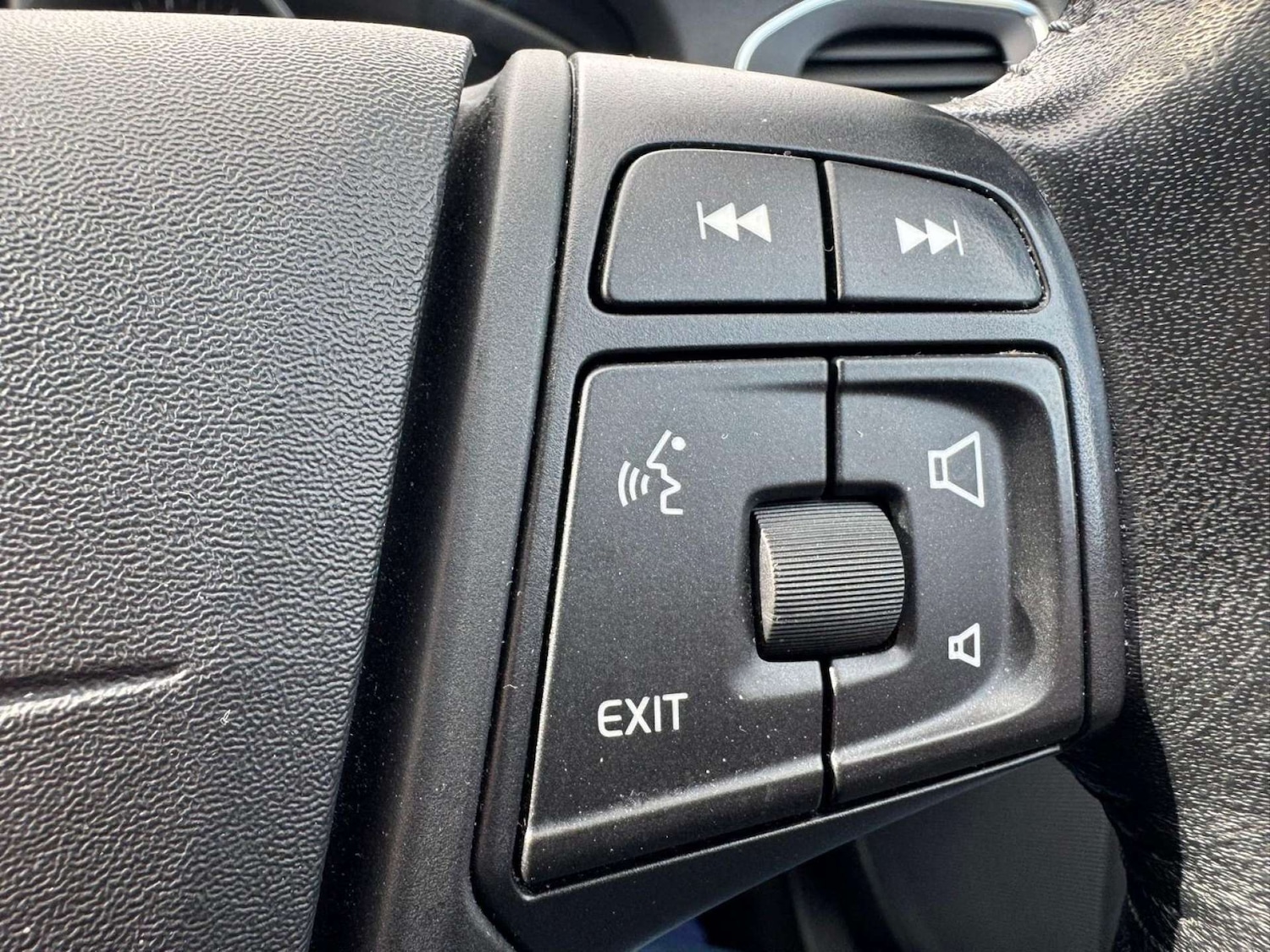 Used Volvo S60 2017 for sale - 77975413: Photo 28