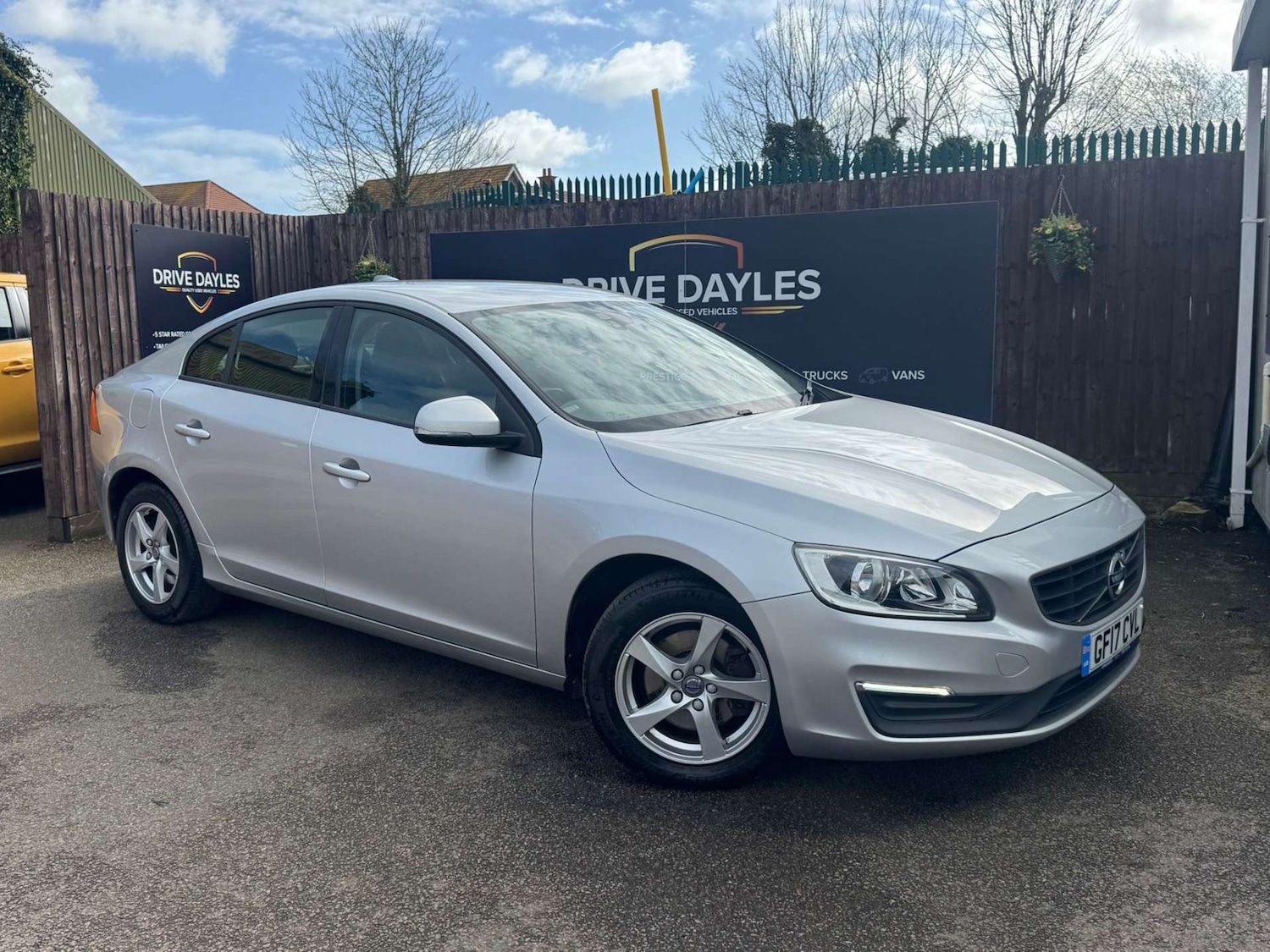 Used Volvo S60 2017 for sale - 77975413: Photo 5