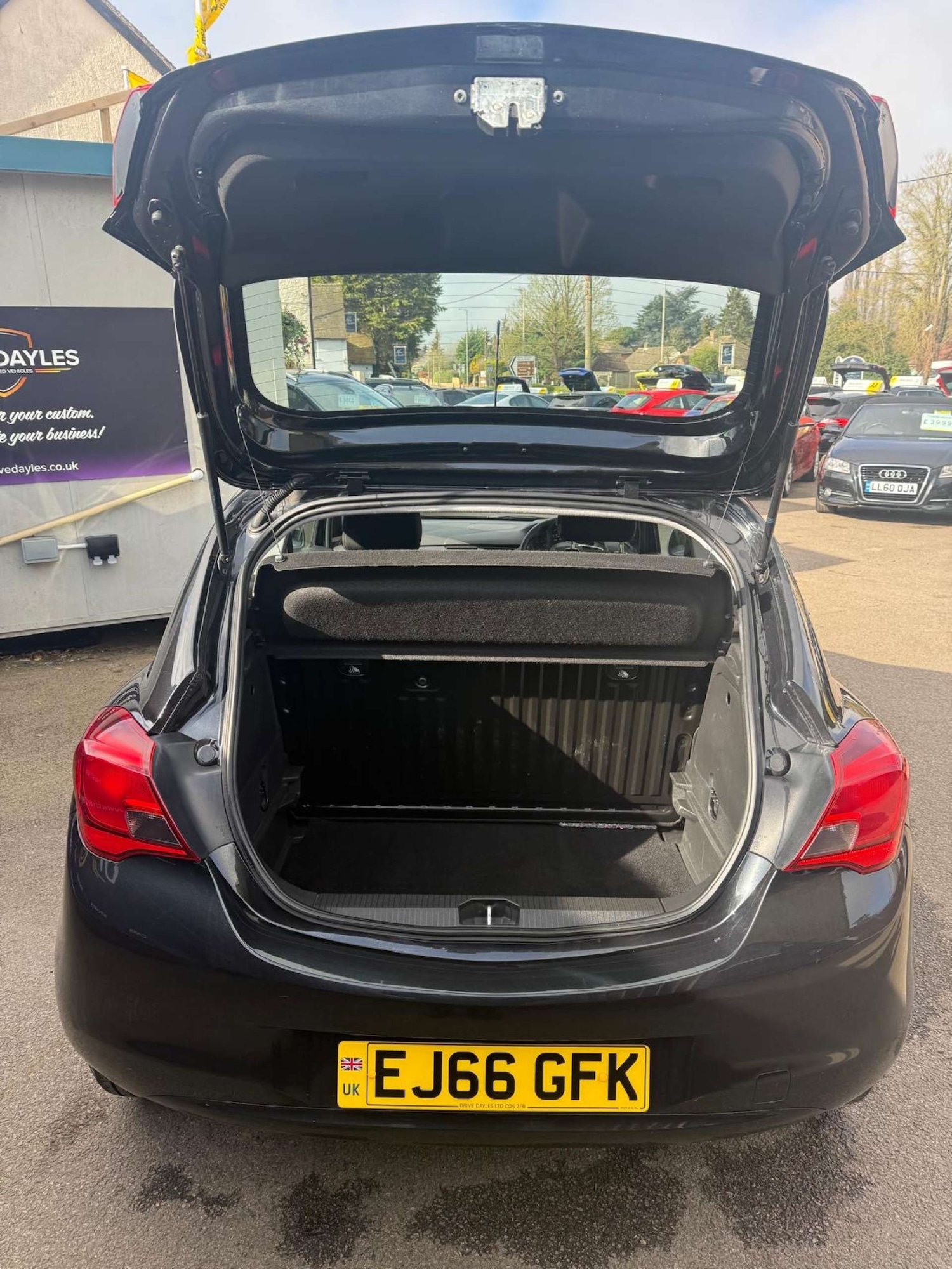 Used Vauxhall Corsa 2016 for sale - 77974127: Photo 11