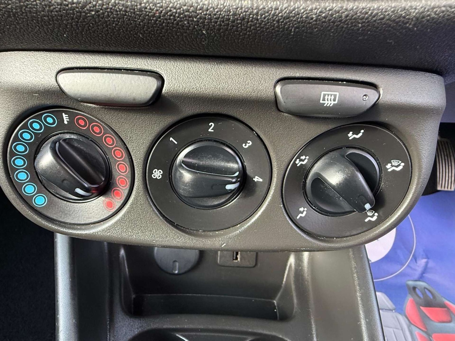 Used Vauxhall Corsa 2016 for sale - 77974127: Photo 16