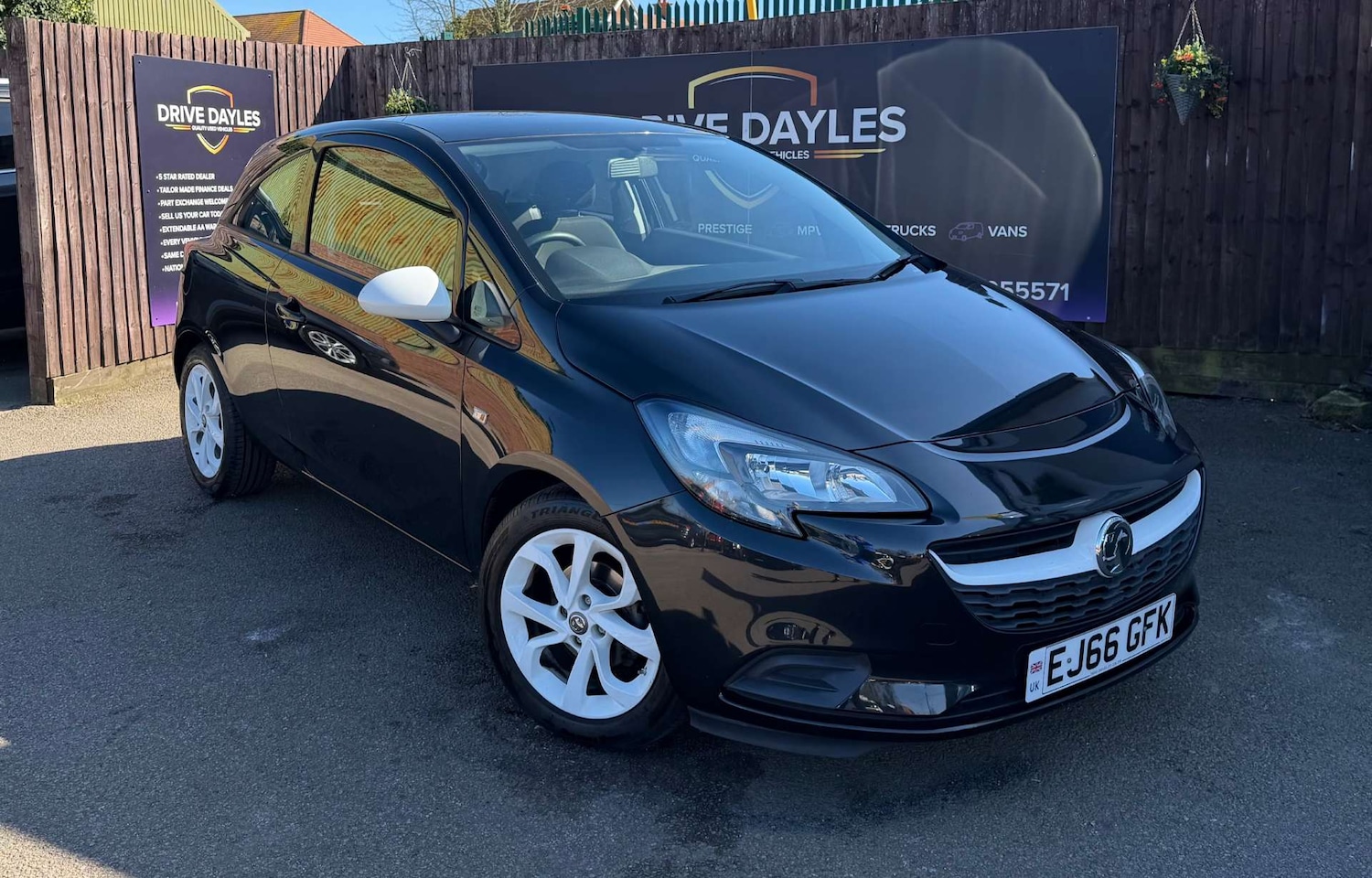 Used Vauxhall Corsa 2016 for sale - 77974127: Photo 2
