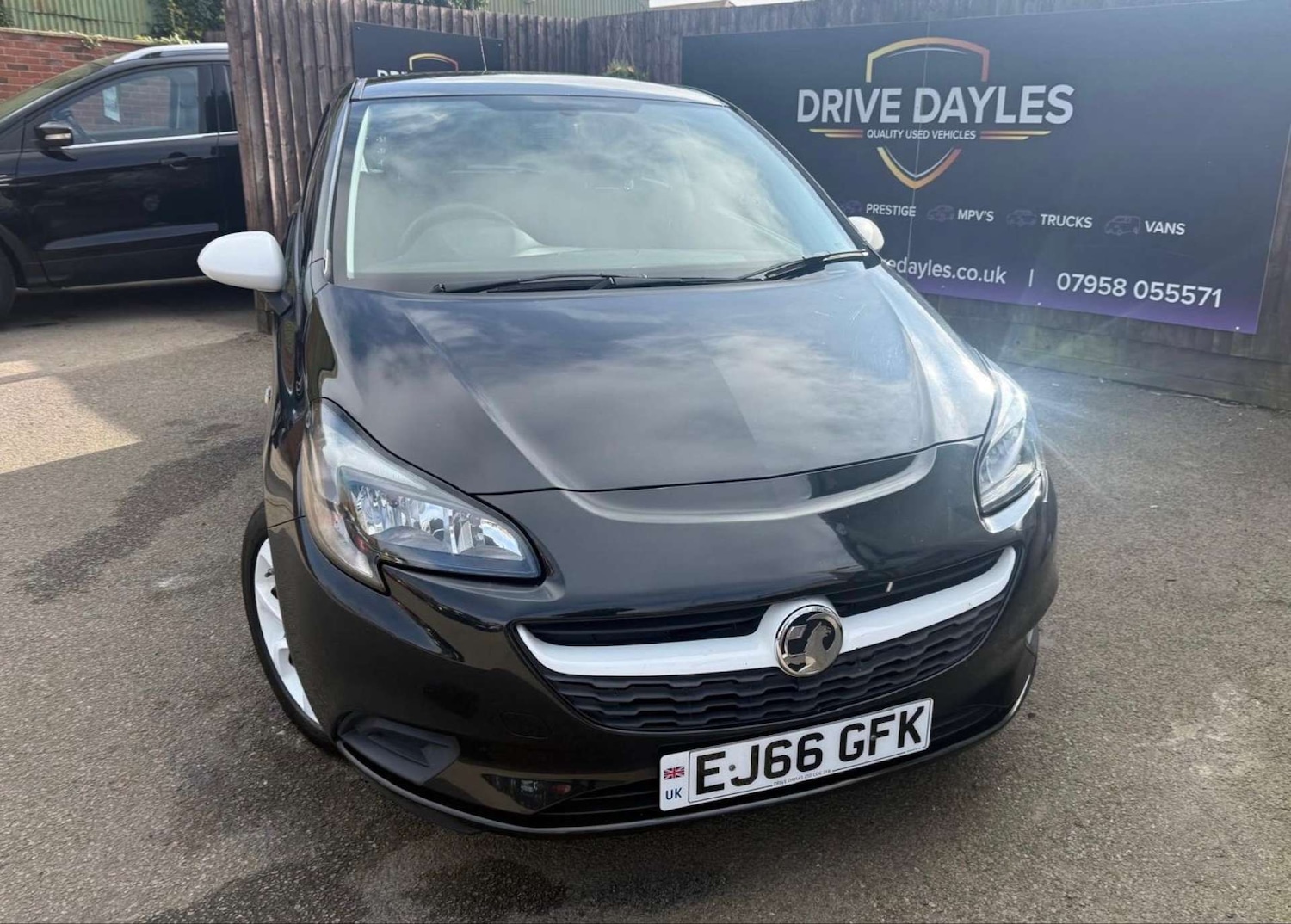 Used Vauxhall Corsa 2016 for sale - 77974127: Photo 3