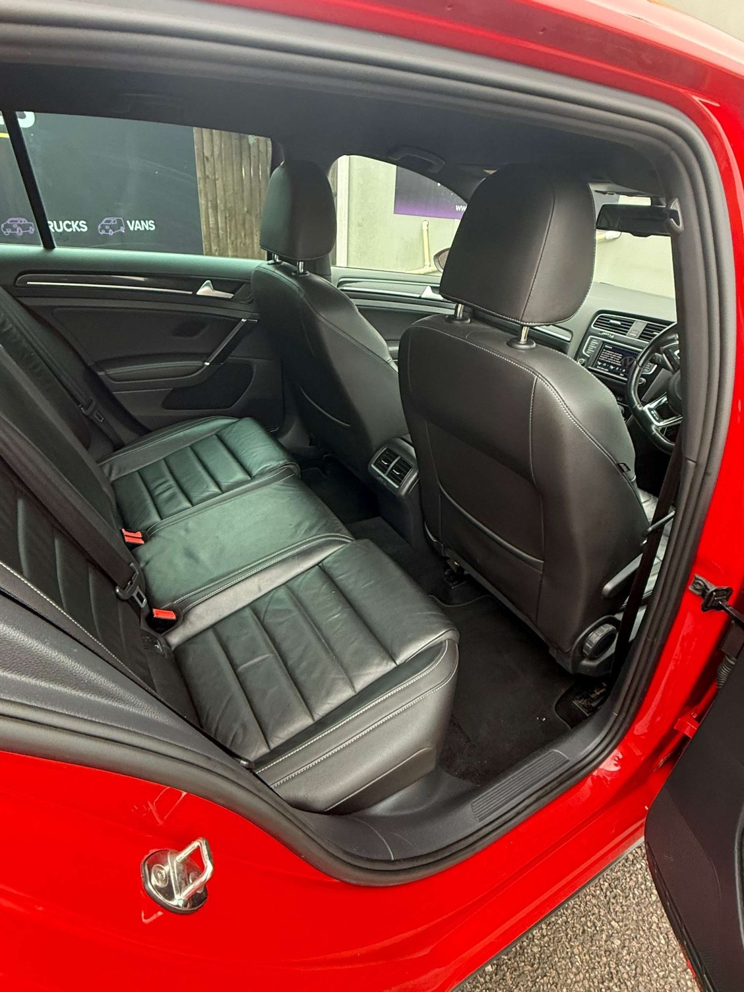 Used Volkswagen Golf 2014 for sale - 77778111: Photo 9