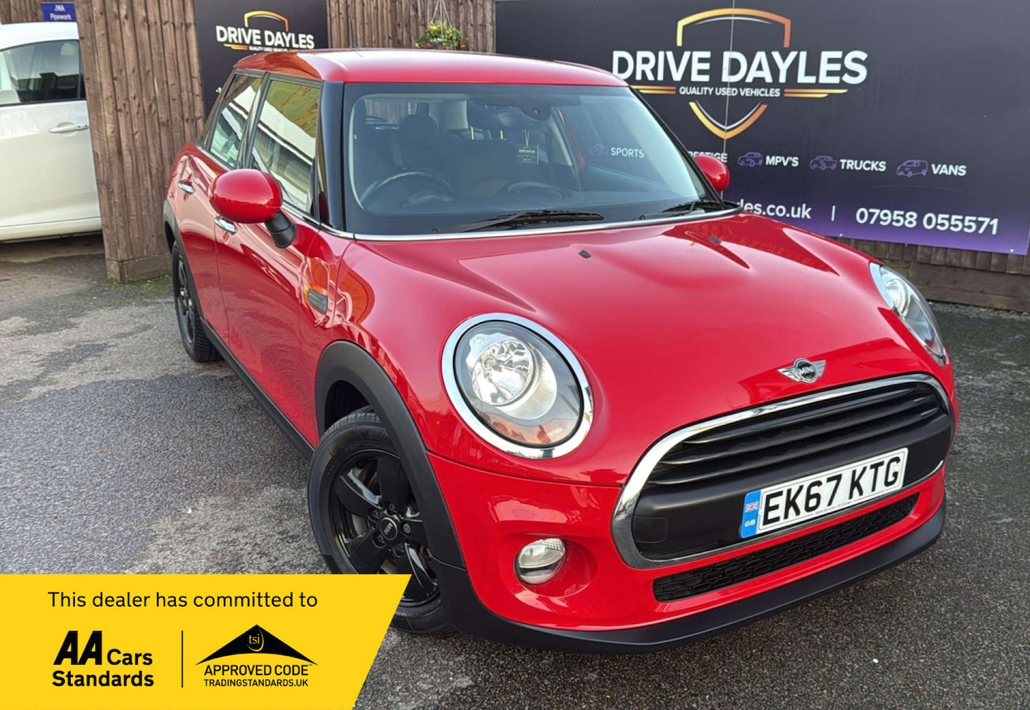 Used MINI Hatch 2017 for sale - 76934870: Photo 1