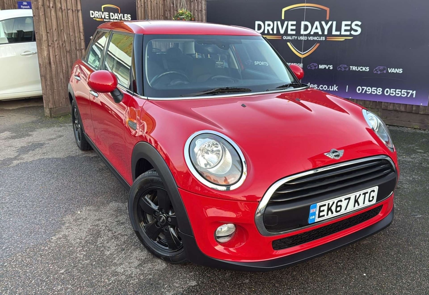 Used MINI Hatch 2017 for sale - 76934870: Photo 8