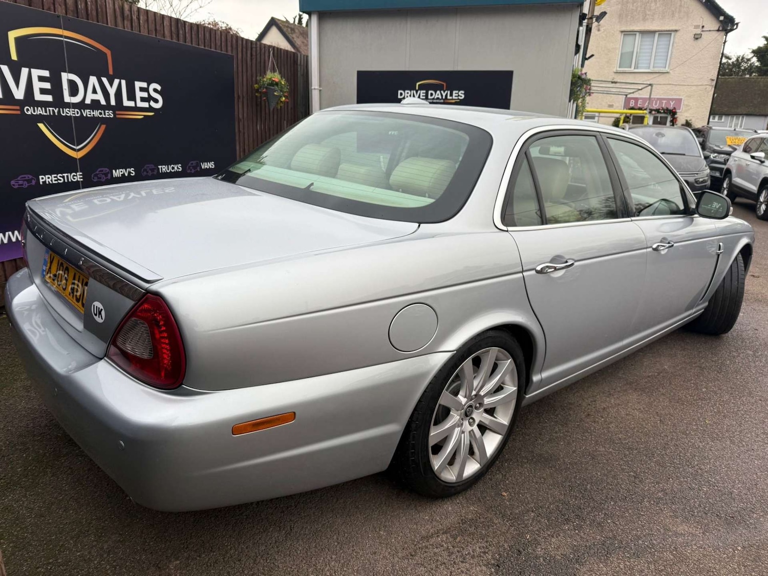 Used Jaguar XKR 2019 for sale - 78064296: Photo 11