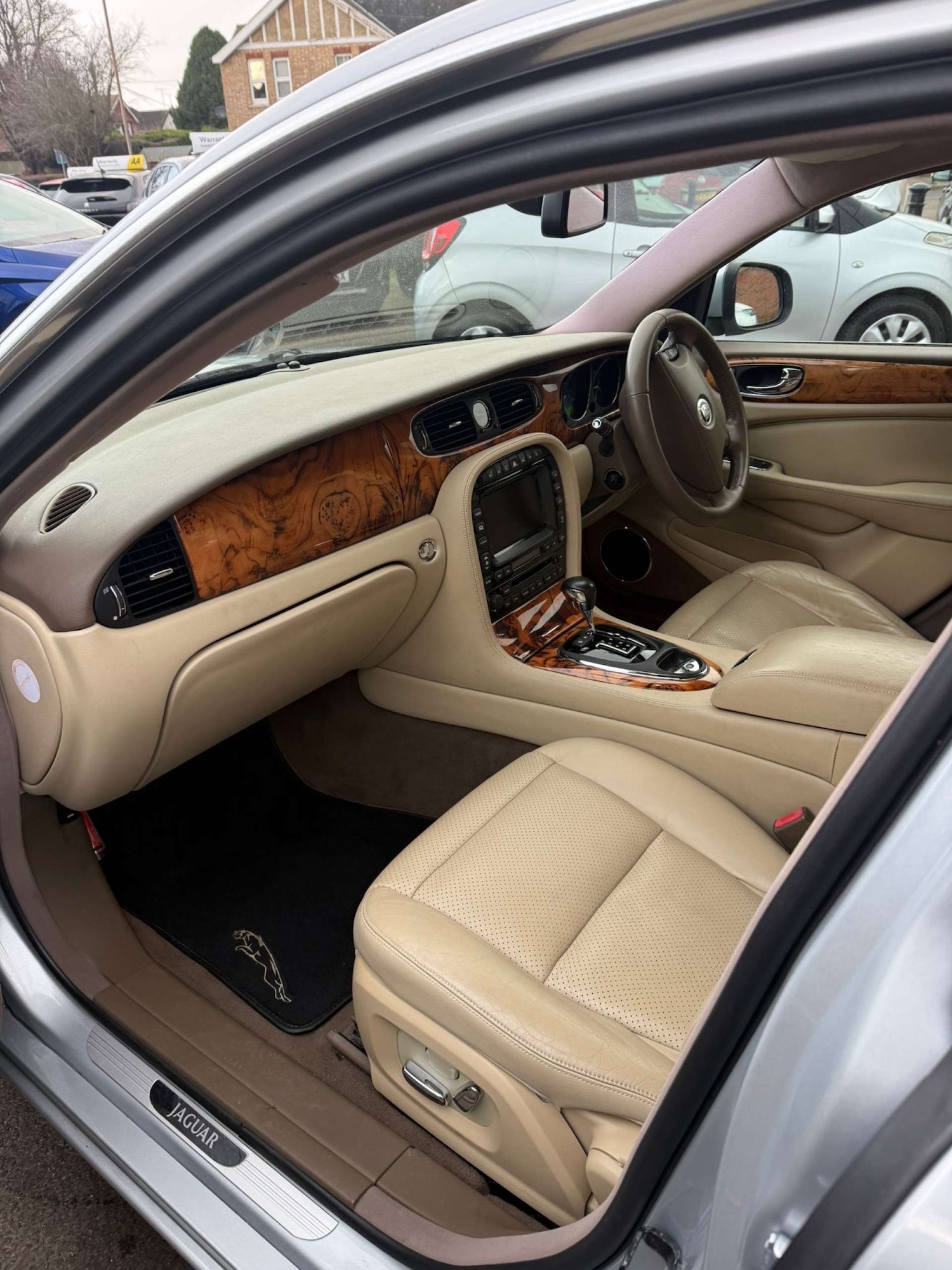 Used Jaguar XKR 2019 for sale - 78064296: Photo 12