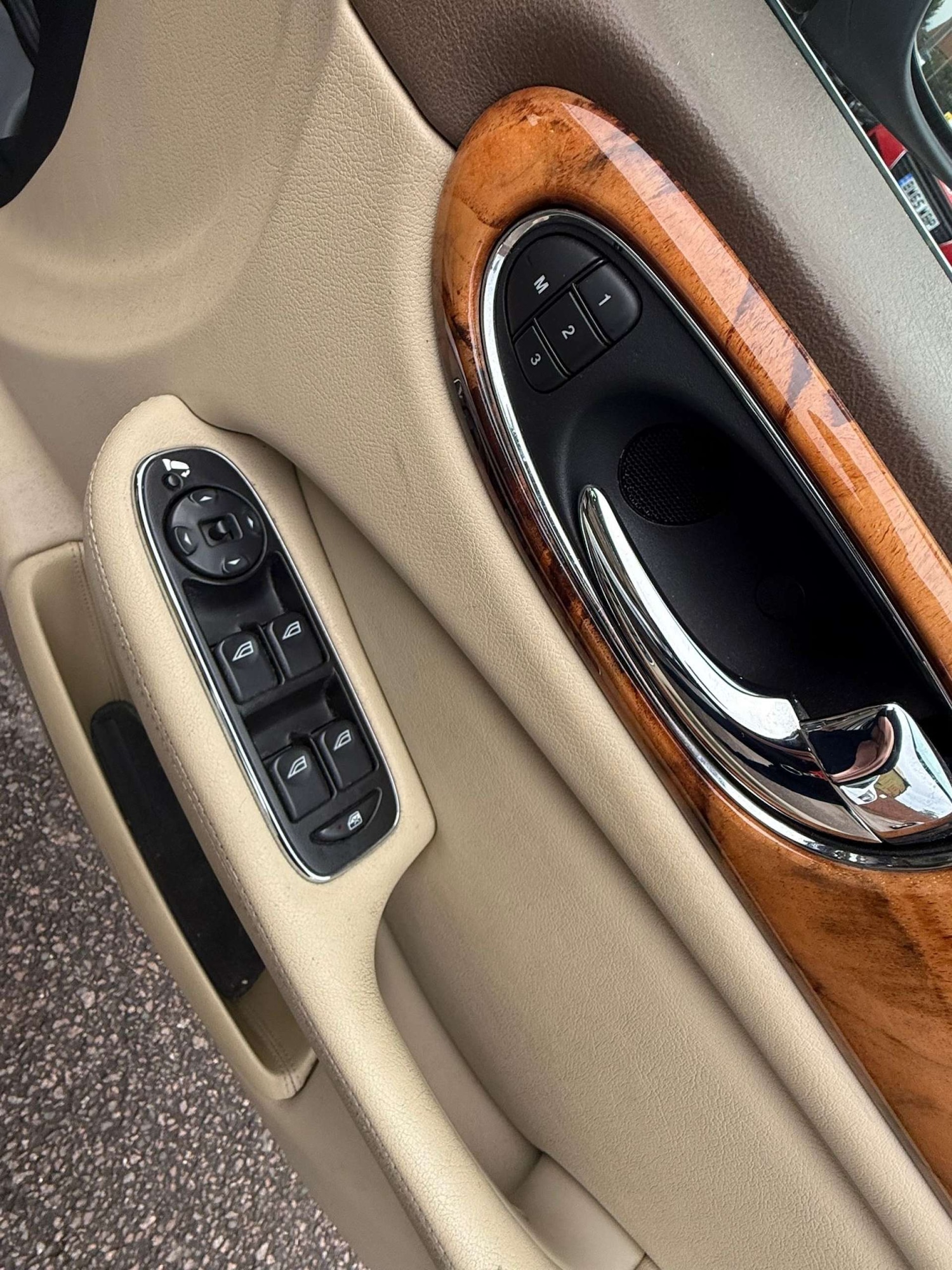 Used Jaguar XKR 2019 for sale - 78064296: Photo 23