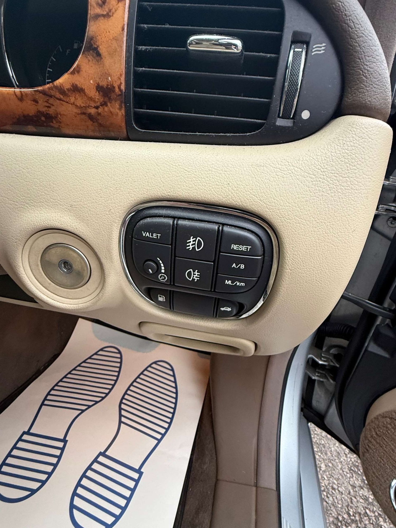 Used Jaguar XKR 2019 for sale - 78064296: Photo 27