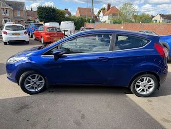 Used Ford Fiesta 2015 for sale - 78299988: Photo