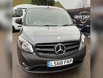 Used Mercedes-Benz Citan 2018 for sale - 76881612: Photo