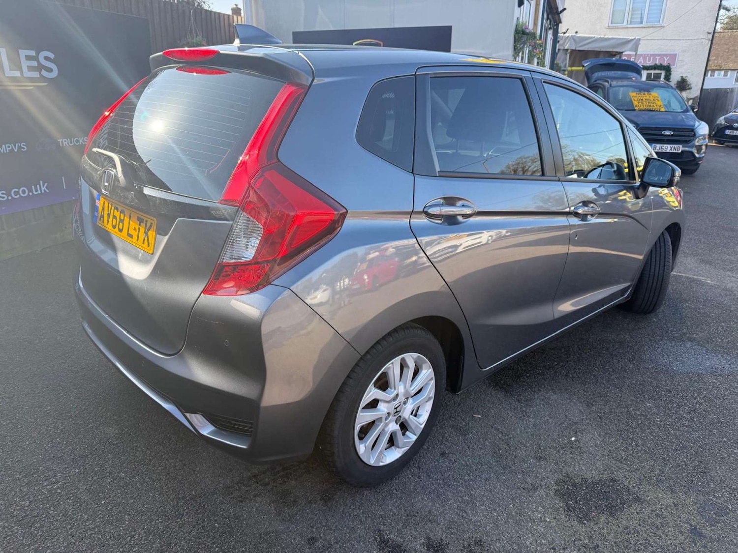 Used Honda Jazz 2018 for sale - 77762303: Photo 2