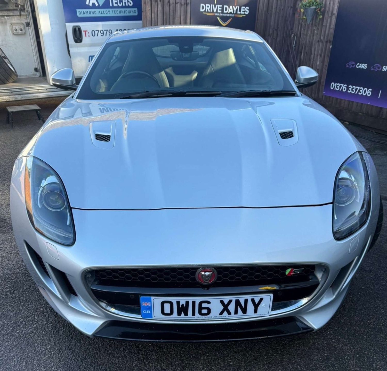 Used Jaguar F-Type 2016 for sale - 76709167: Photo 2