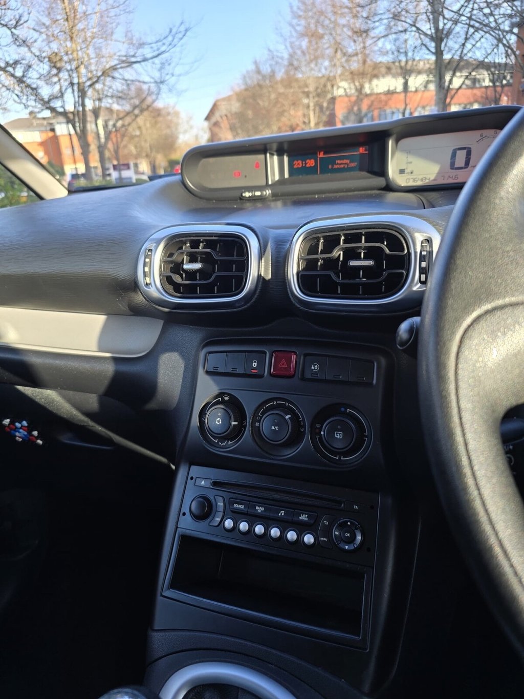 Used Citroen C3 Picasso 2013 for sale - 77010118: Photo 24