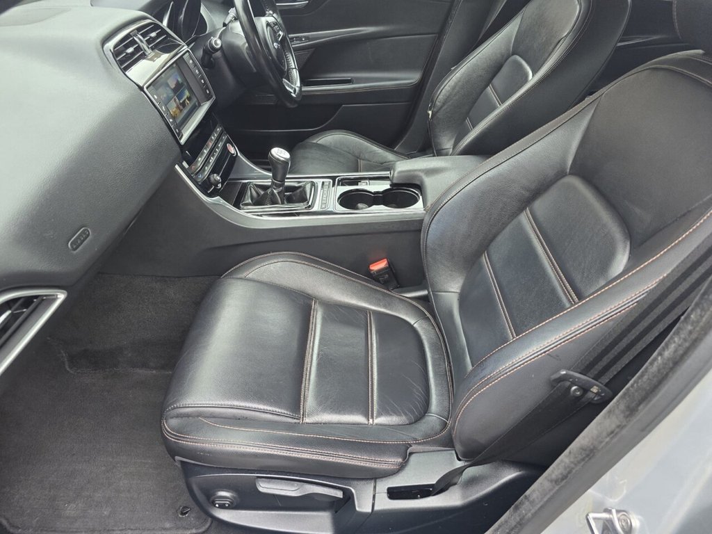Used Jaguar XE 2015 for sale - 78044311: Photo 22