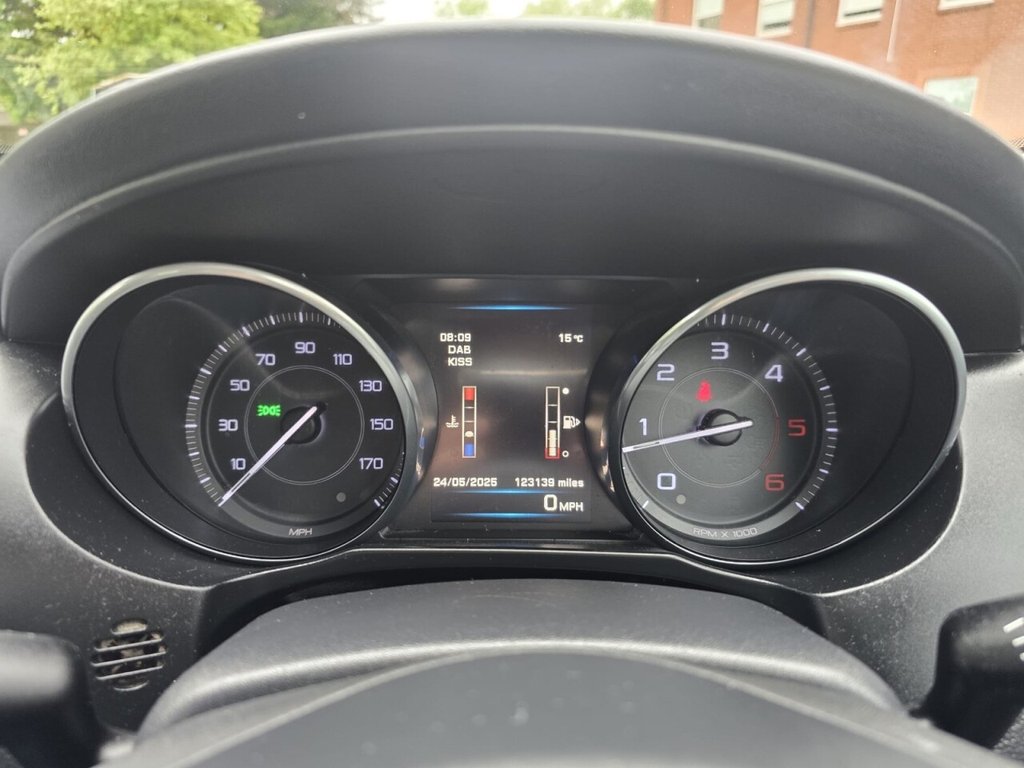 Used Jaguar XE 2015 for sale - 78044311: Photo 26