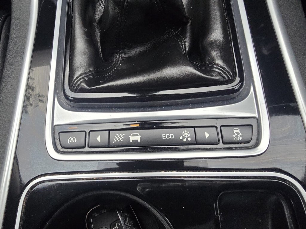 Used Jaguar XE 2015 for sale - 78044311: Photo 28