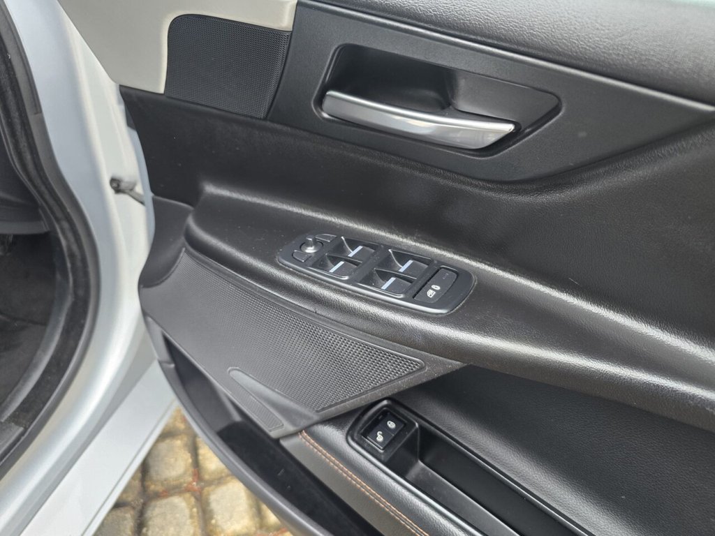 Used Jaguar XE 2015 for sale - 78044311: Photo 30