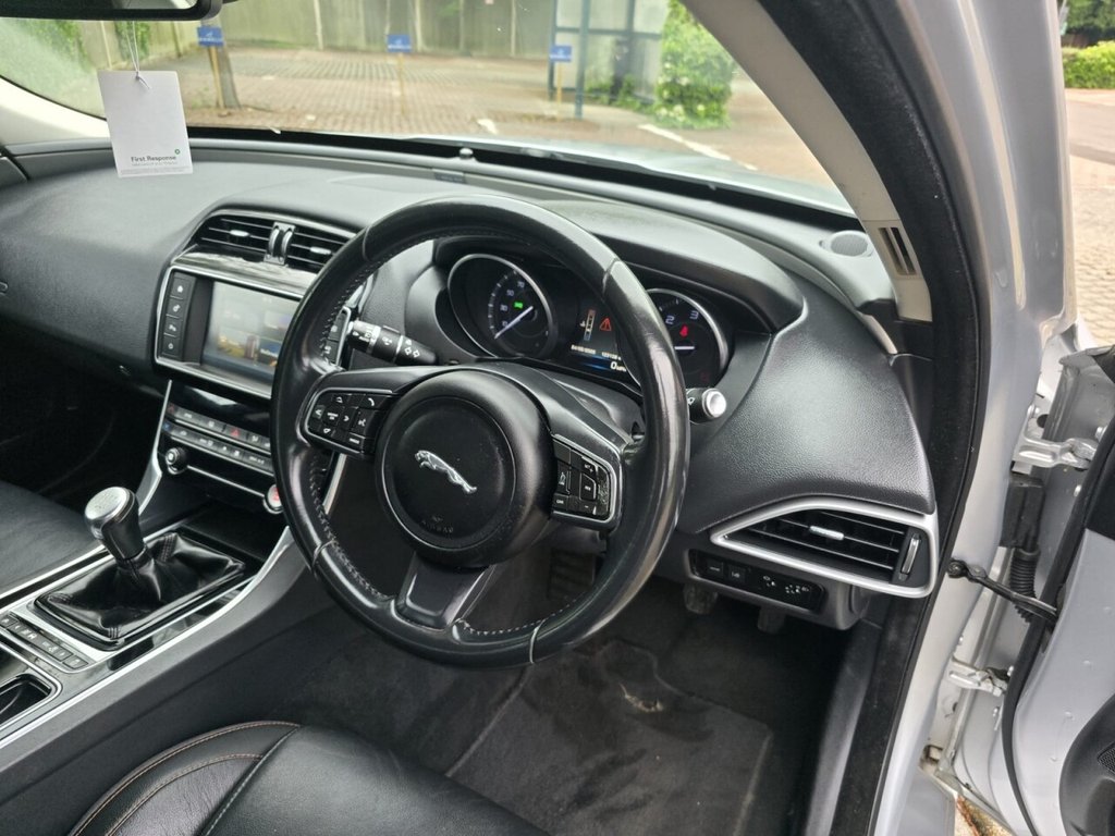 Used Jaguar XE 2015 for sale - 78044311: Photo 31