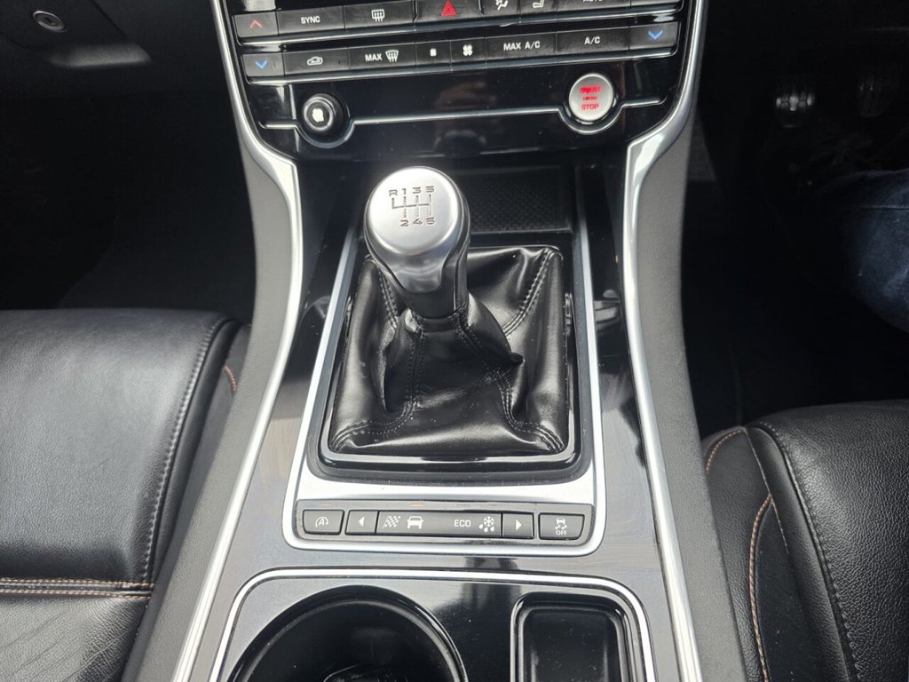 Used Jaguar XE 2015 for sale - 78044311: Photo 32