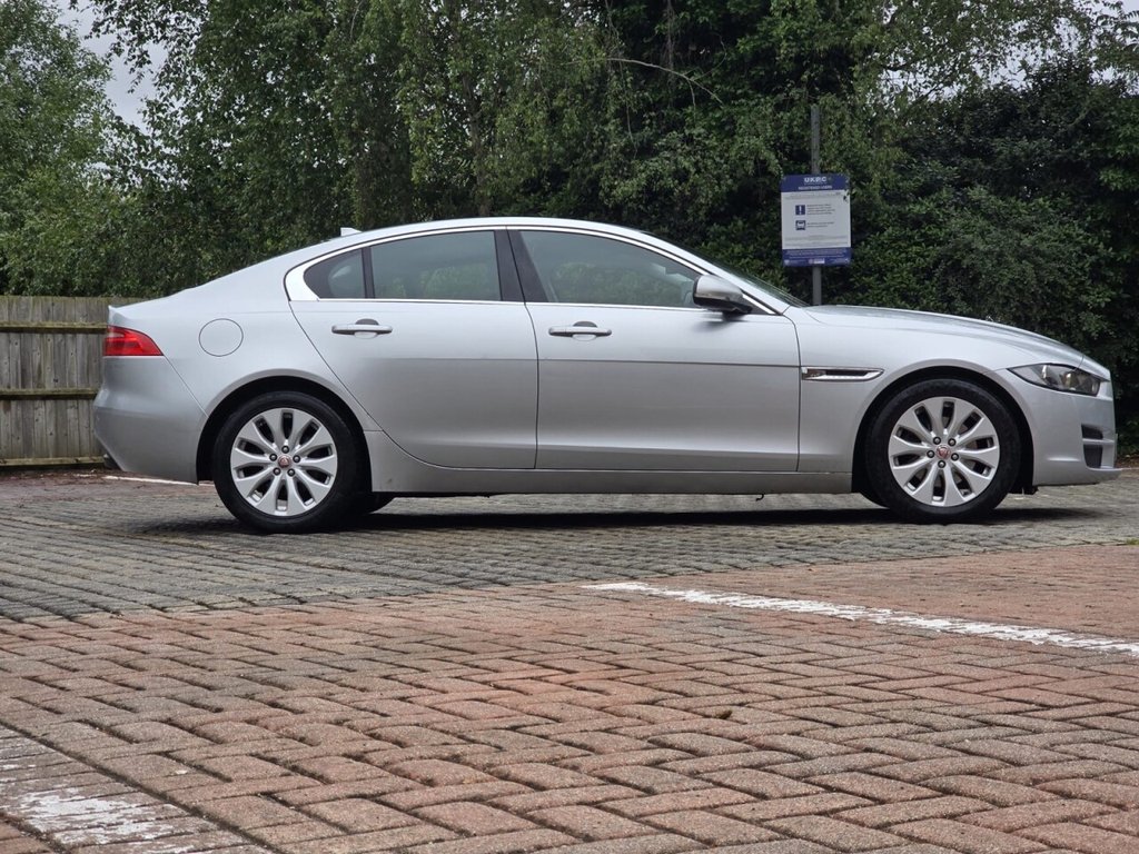 Used Jaguar XE 2015 for sale - 78044311: Photo 9