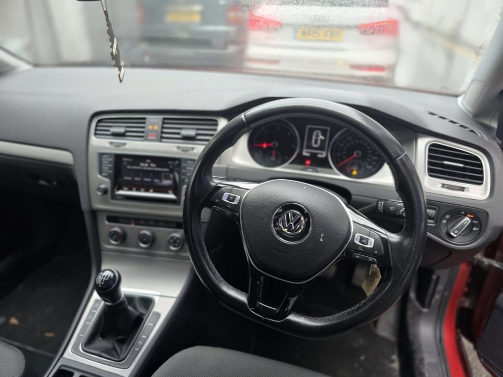 Used Volkswagen Golf 2014 for sale - 76927620: Photo 5
