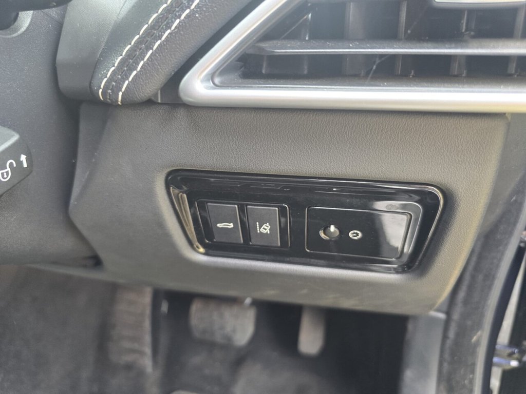 Used Jaguar XE 2017 for sale - 78044250: Photo 28