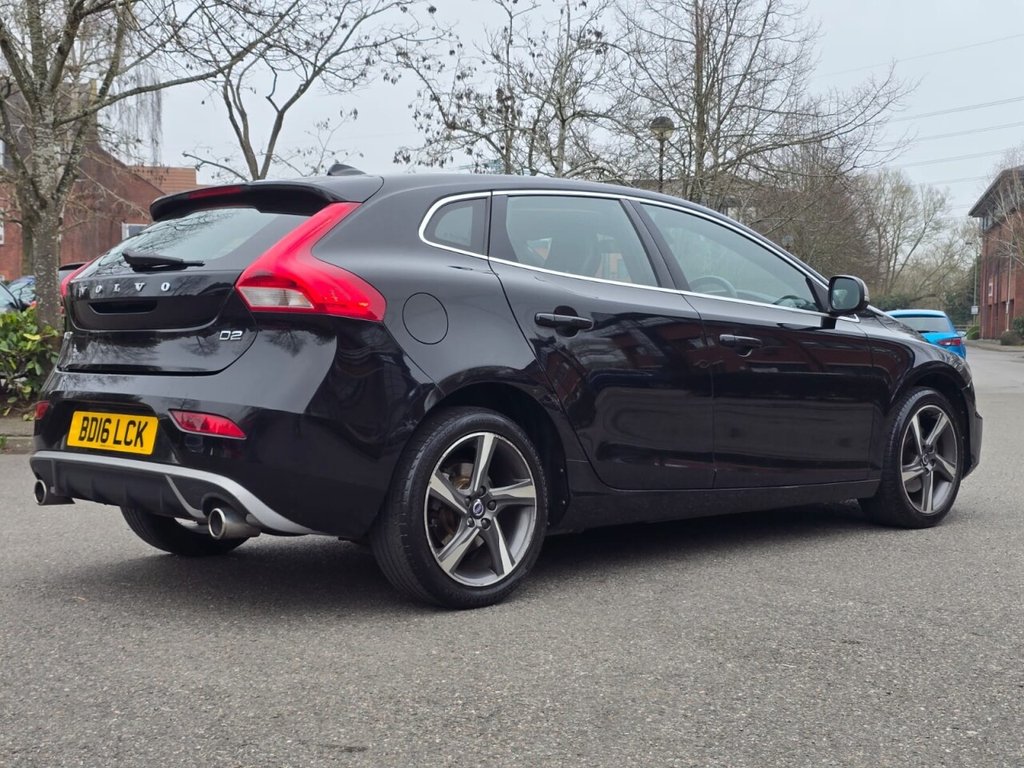 Used Volvo V40 2016 for sale - 78061880: Photo 11