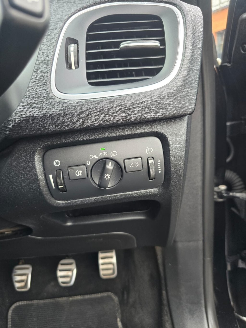 Used Volvo V40 2016 for sale - 78061880: Photo 24