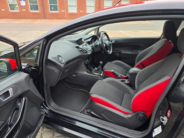 Used Ford Fiesta 2015 for sale - 76229000: Photo 24