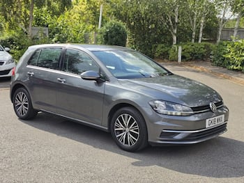 Used Volkswagen Golf 2018 for sale - 79749312: Photo