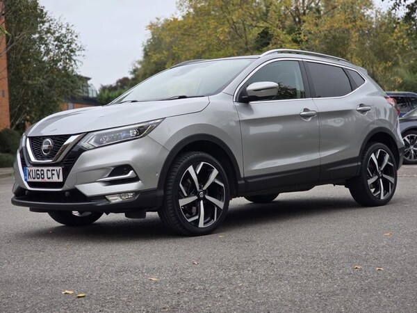 Used Nissan Qashqai 2018 for sale - 76228999: Photo 2
