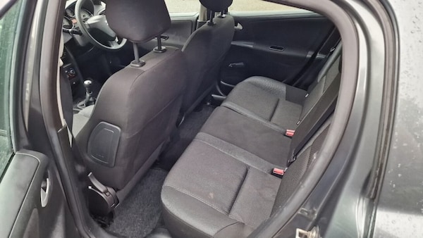 Used Peugeot 207 2010 for sale - 74361882: Photo 15