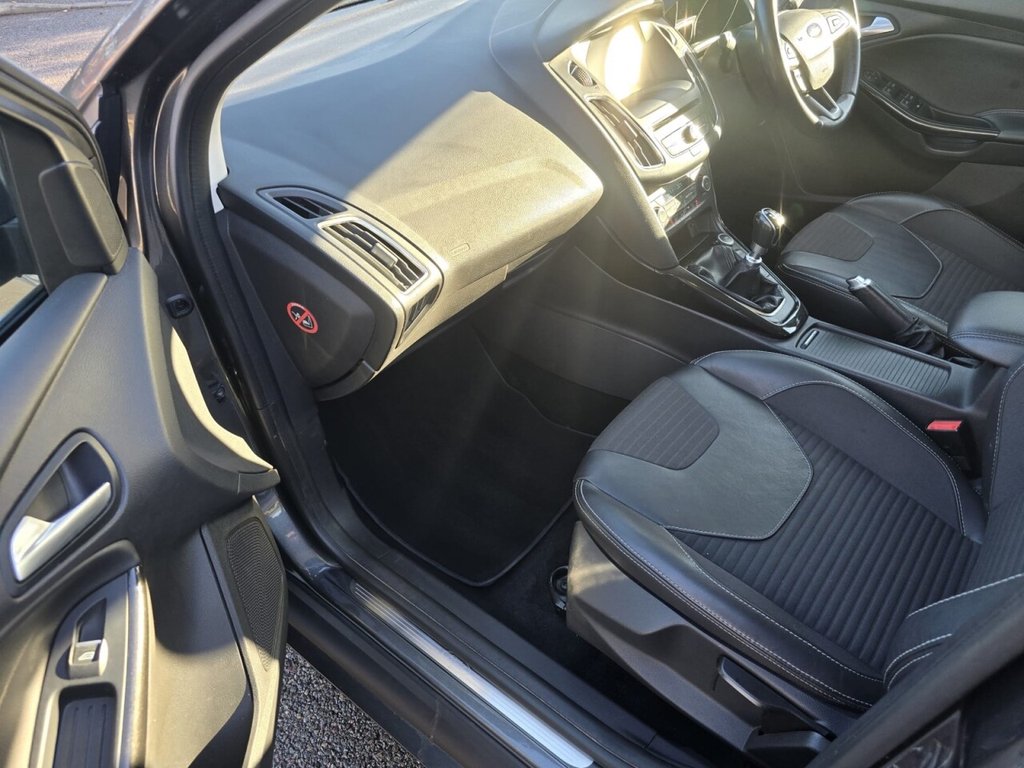 Used Ford Focus 2015 for sale - 76745049: Photo 22