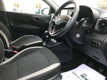 Used Hyundai i10 2024 for sale - 77262269: Photo