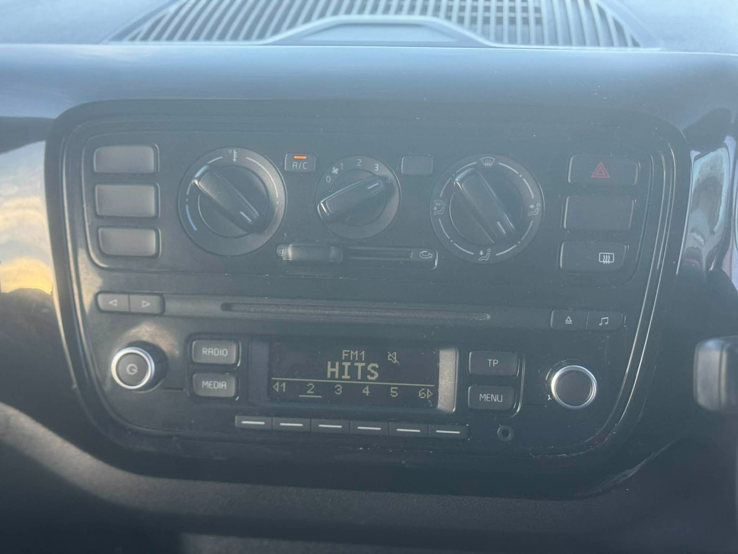 Used Volkswagen up! 2014 for sale - 77921466: Photo 15