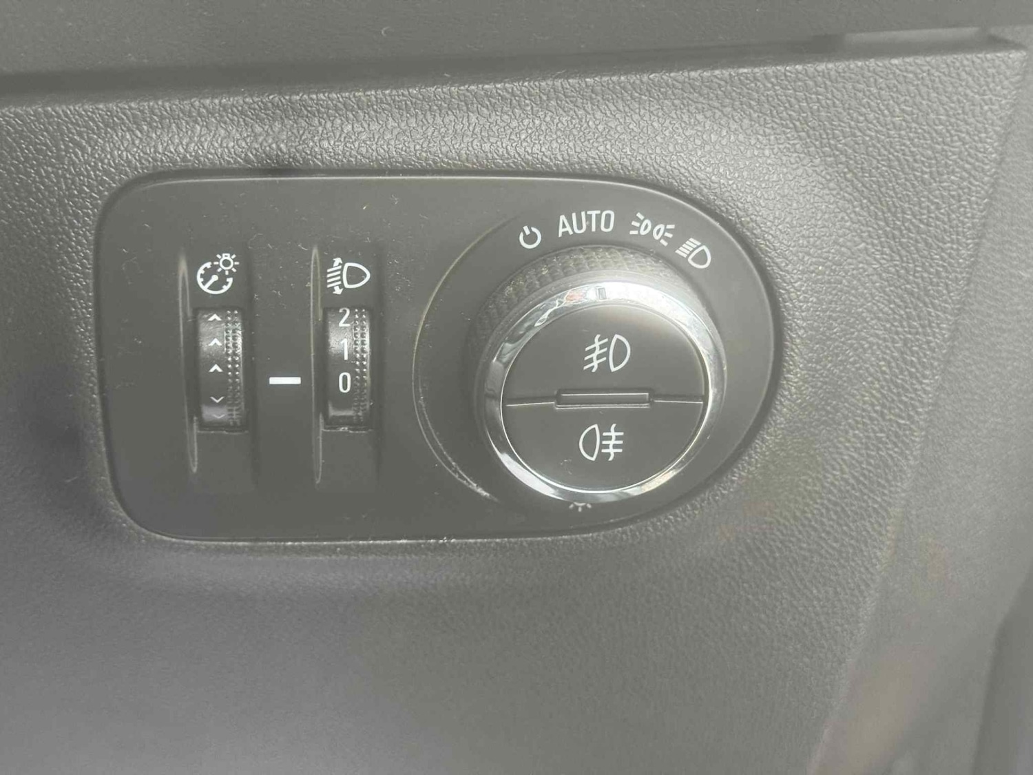 Used Vauxhall Corsa 2015 for sale - 77438731: Photo 18