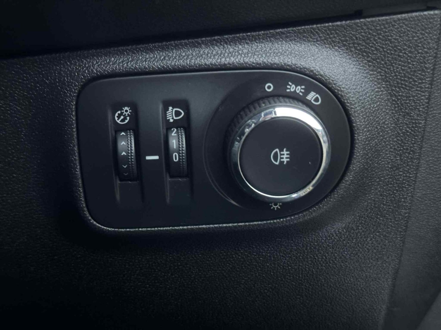 Used Vauxhall ADAM 2017 for sale - 76560858: Photo 18