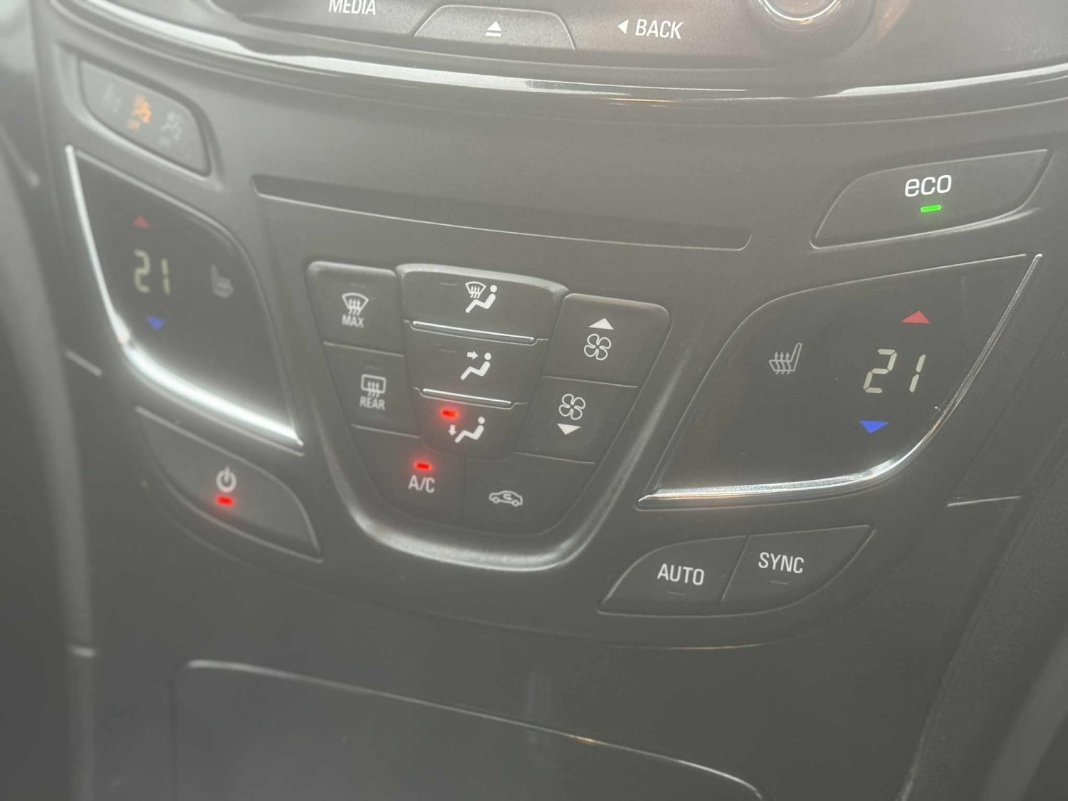 Used Vauxhall Insignia 2015 for sale - 77289569: Photo 21