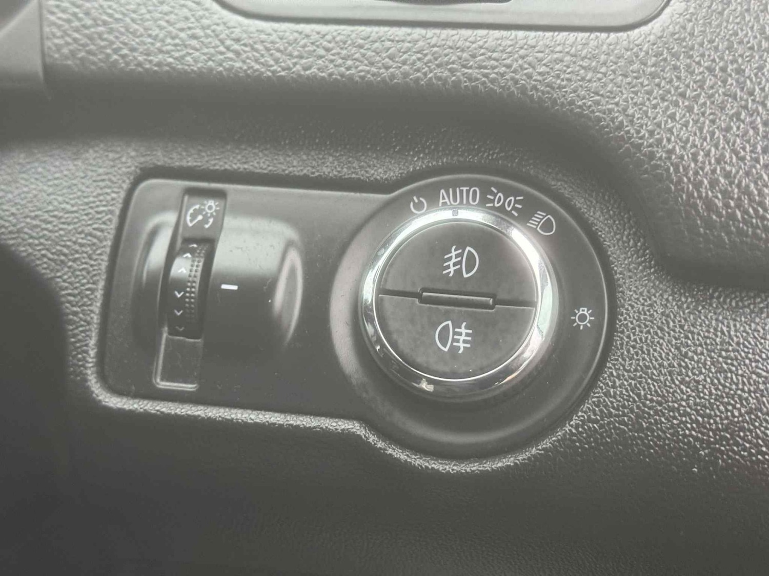 Used Vauxhall Insignia 2015 for sale - 77289569: Photo 26