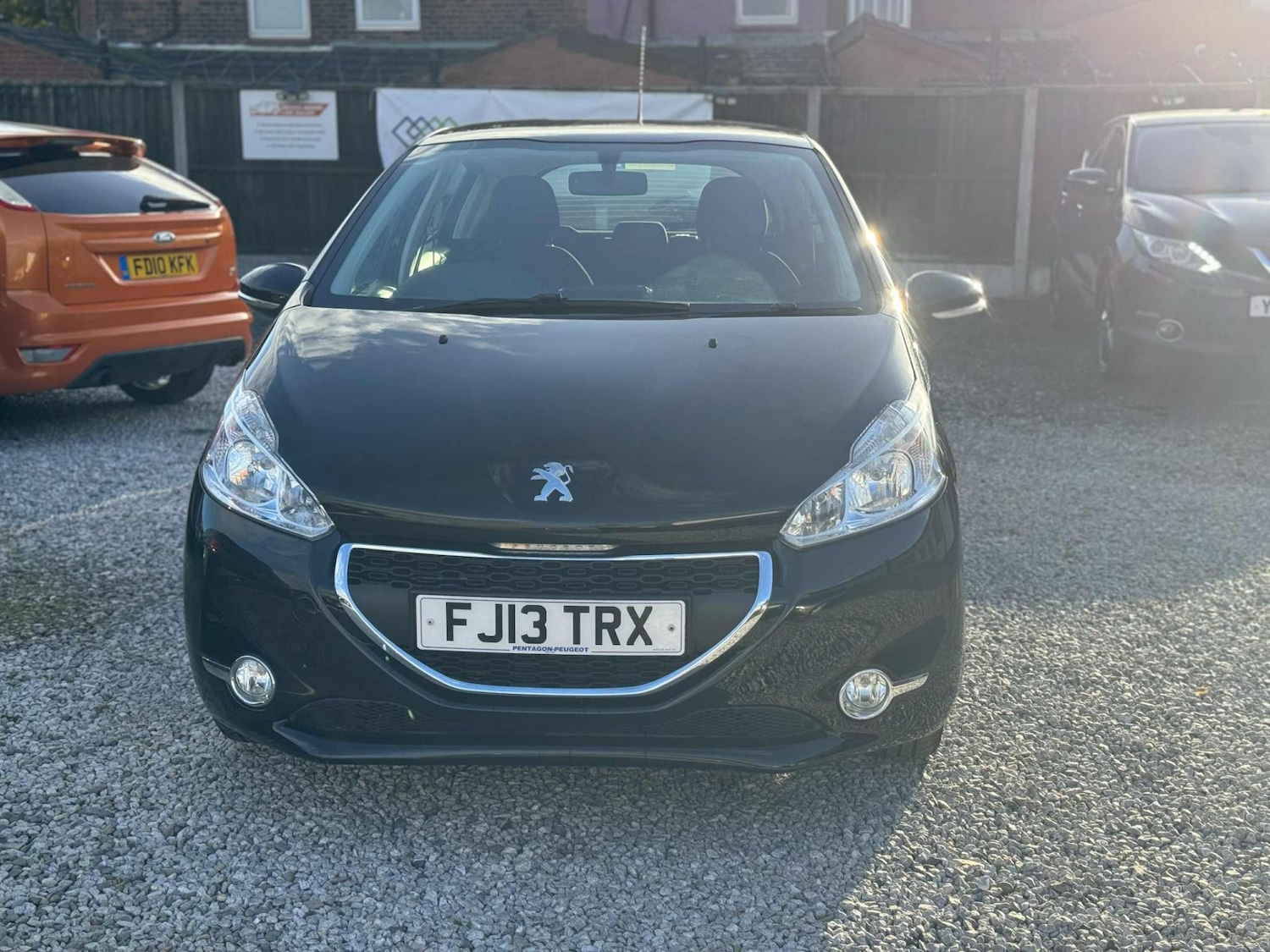 Used Peugeot 208 2013 for sale - 76387553: Photo 3