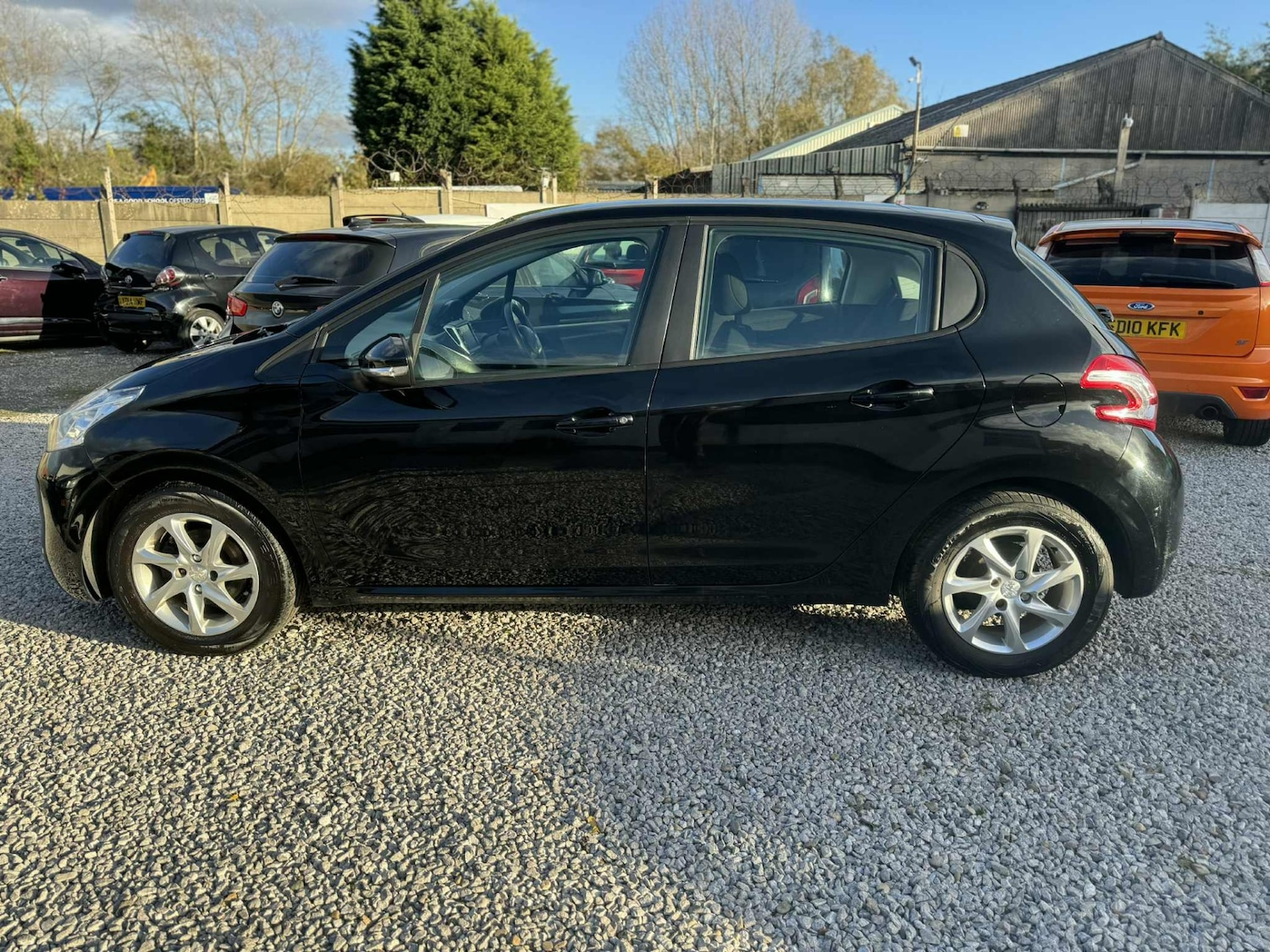 Used Peugeot 208 2013 for sale - 76387553: Photo 6