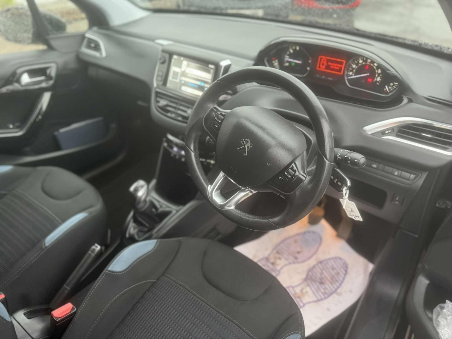 Used Peugeot 208 2014 for sale - 76986754: Photo 10