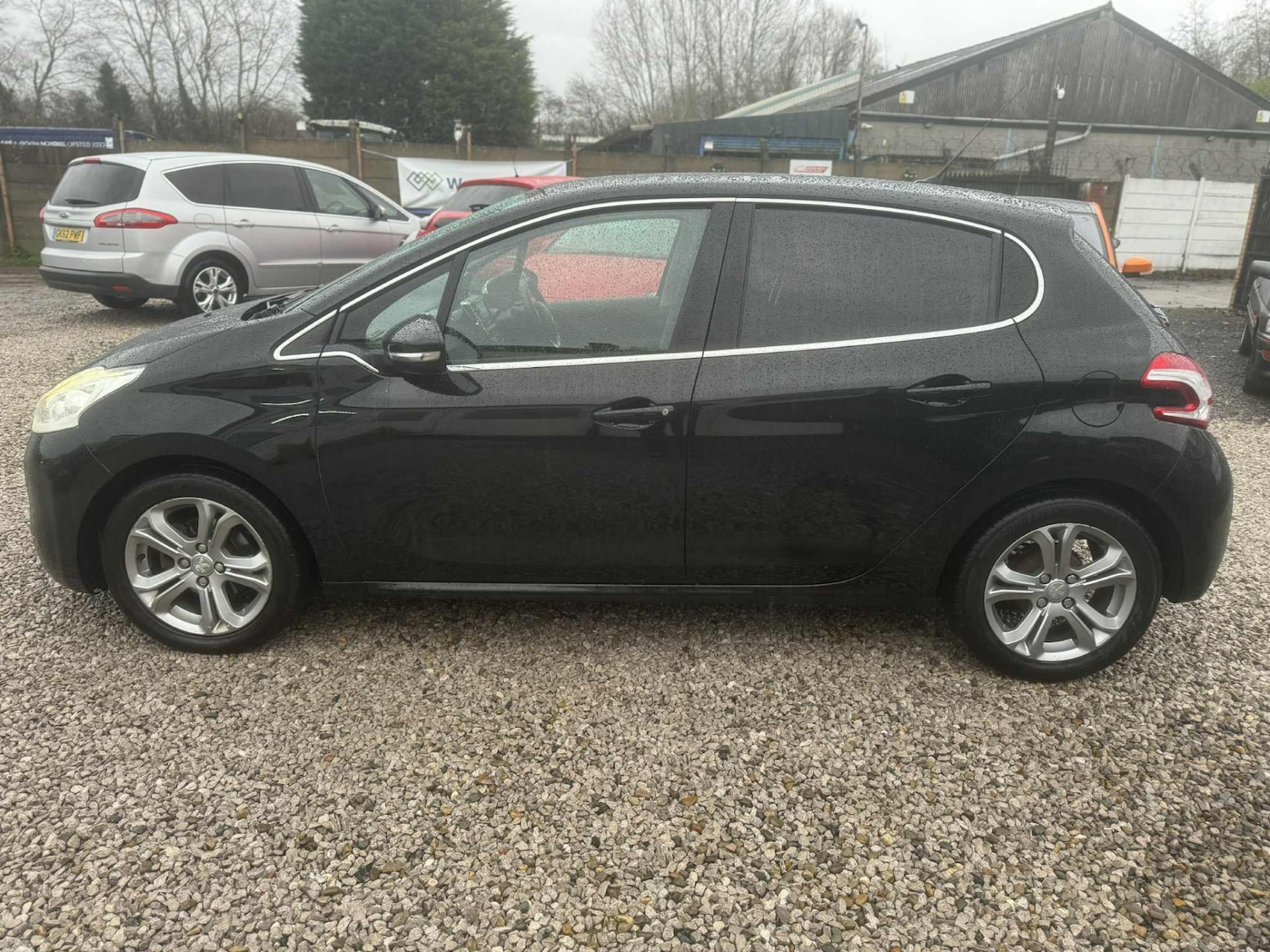 Used Peugeot 208 2014 for sale - 76986754: Photo 5