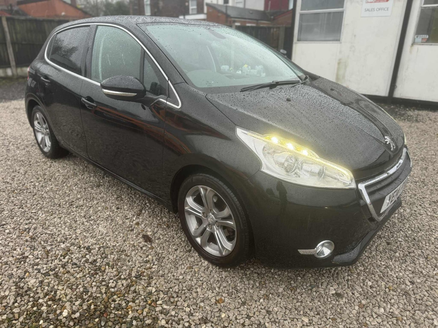 Used Peugeot 208 2014 for sale - 76986754: Photo 9